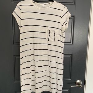 Black and white strip t-shirt dress